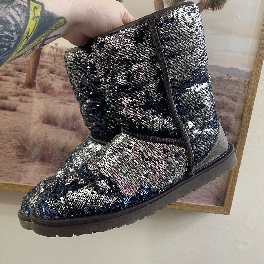 *RARE* Millennial Ugg Sequin boots